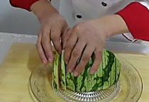 家庭自制简单的水果拼盘,只要西瓜橙子