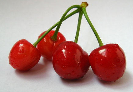 樱桃不能和什么一起吃,樱桃的食用禁忌