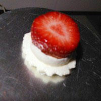 超萌可爱的草莓圣诞老人,草莓圣诞老人的做法