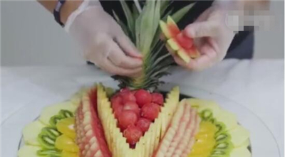 花式水果拼盘做法步骤 制作花式水果拼盘(图文