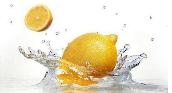 柠檬泡水喝能减肥吗,柠檬加枸杞泡水减肥法