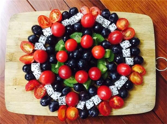 炫酷的创意水果拼盘图片 一看就会的炫酷水果拼盘图片