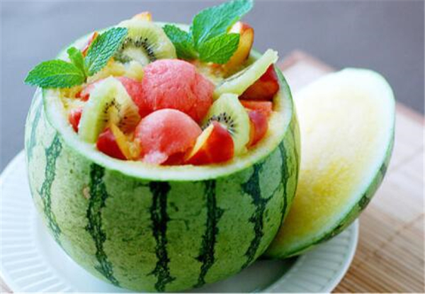 两个人的水果拼盘晚餐,人少也要精致的吃水果拼盘