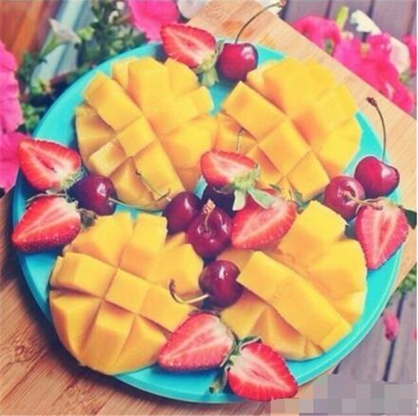 两个人的水果拼盘晚餐,人少也要精致的吃水果拼盘