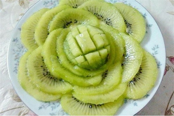 随手制作的创意水果拼盘图片,一看就会了水果拼盘图片和做法