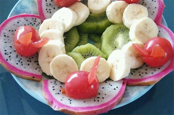 不切又简单的水果拼盘图片,随便摆就能成一个水果拼盘