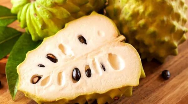 释迦果的籽有毒吗,释迦果的籽有什么用