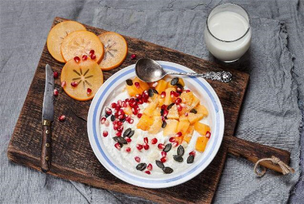 柿子和香蕉能一起吃吗，柿子和什么水果不能一起吃