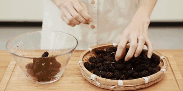 桑葚怎么洗才干净,桑葚怎么洗怎么吃法