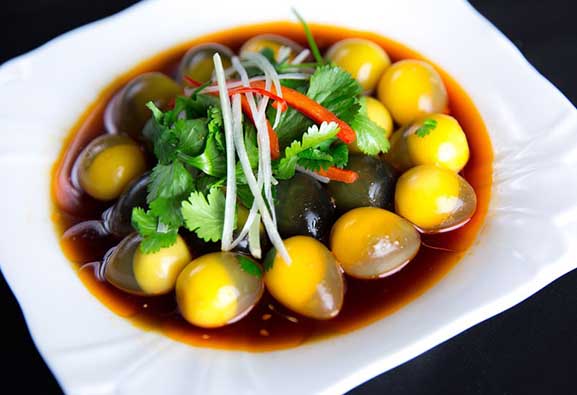 生的松花蛋怎么煮,松花蛋怎么煮皮不破