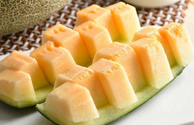 哈密瓜怎么挑选才甜呢,哈密瓜怎么挑皮厚皮薄