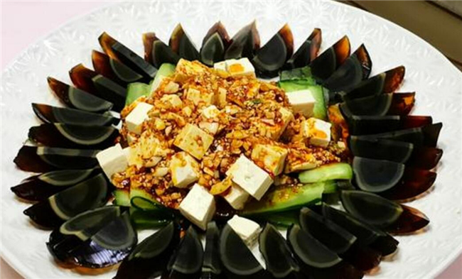 松花蛋是什么蛋做成的,松花蛋是什么蛋变的