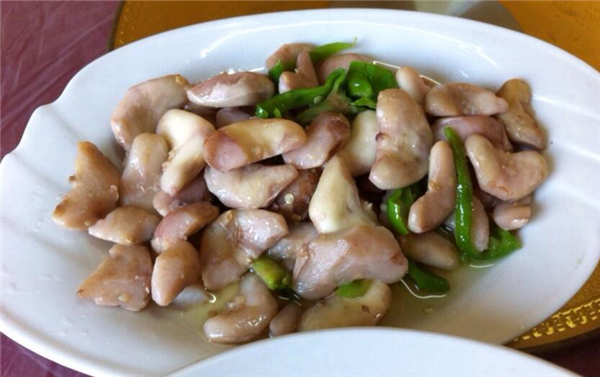 四角菱角怎么剥壳,野生菱角怎么剥壳