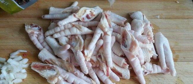 卤鸡爪怎么做好吃,卤鸡爪的做法及配料