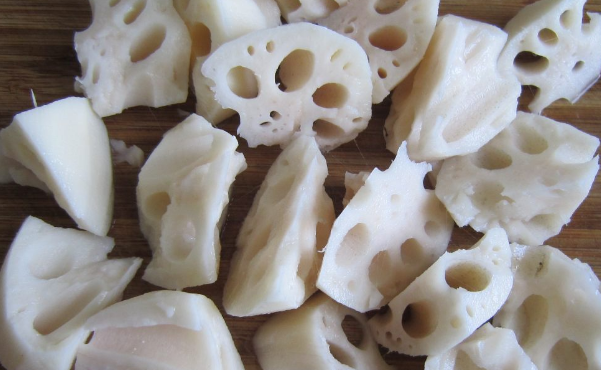 莲藕汤的做法,莲藕汤为什么要放绿豆