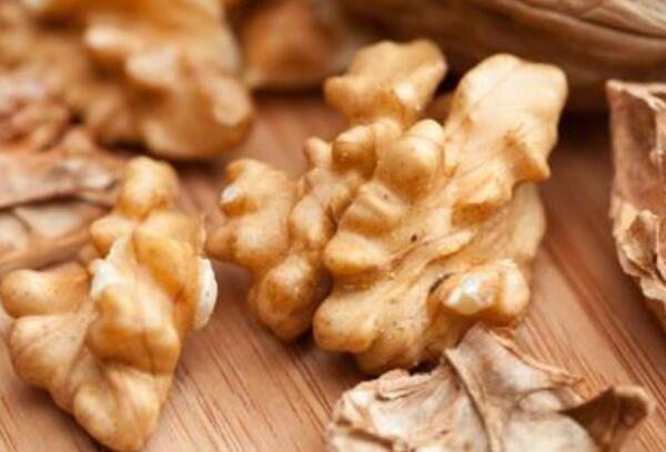 青皮核桃几斤能剥一斤,一斤小核桃剥多少肉