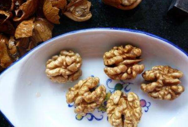 青皮核桃几斤能剥一斤,一斤小核桃剥多少肉