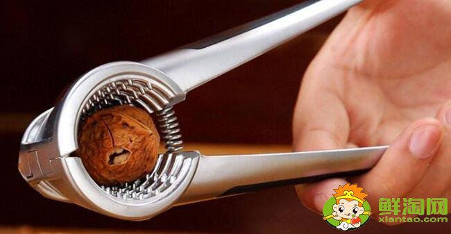 如何夹核桃保持完整,剥核桃工具哪种好用