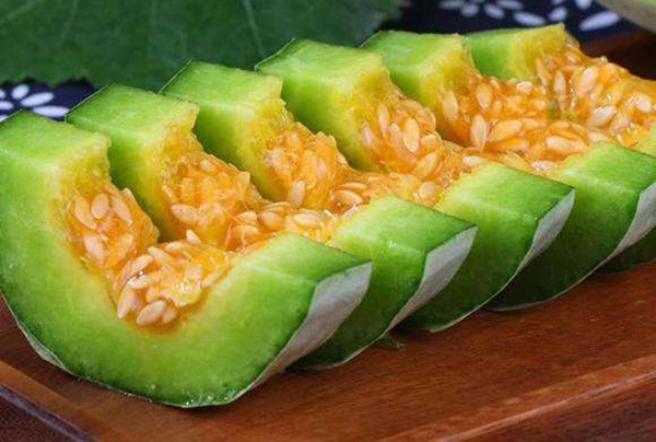 绿宝和羊角蜜哪个好吃,羊角蜜哪个品种好吃