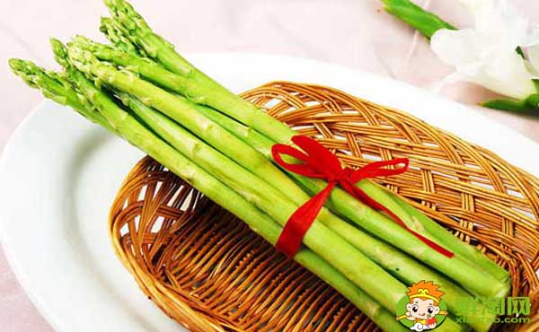 芦笋是什么季节的蔬菜,芦笋是芦苇的根部发出的嫩芽