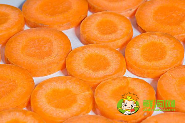 炒胡萝卜要先水煮吗,胡萝卜不能和什么同食