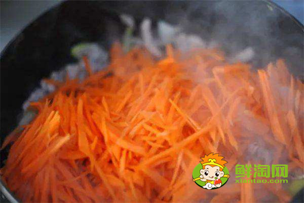 为什么刀切过胡萝卜会变色,胡萝卜肉馅怎么调好