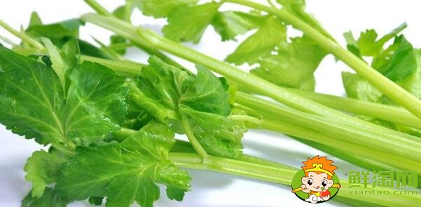 生吃芹菜怎么处理,芹菜生吃好还是焯一下水更好