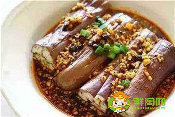 炒茄子又省油又不变黑的方法,学会了之后你炒的茄子更好吃