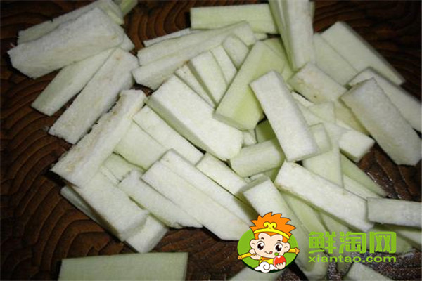 怎么快速去茄子皮,炒茄子一定要炸吗