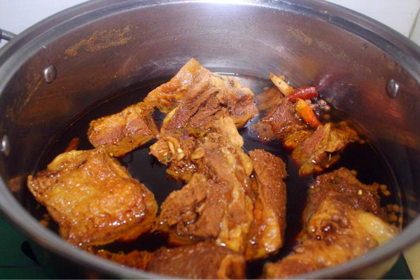 家常牛肉火锅的做法及配料，新鲜牛肉怎么做清汤火锅